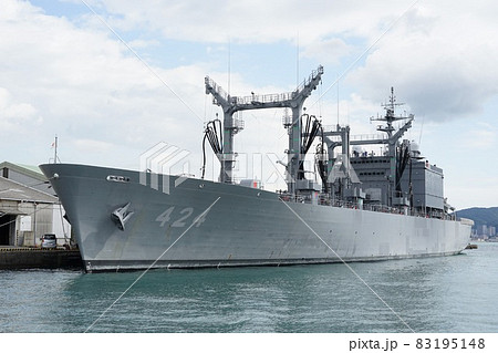 海上自衛隊　とわだ型　補給艦「はまな」 16　50mm単焦点レンズで撮影 83195148