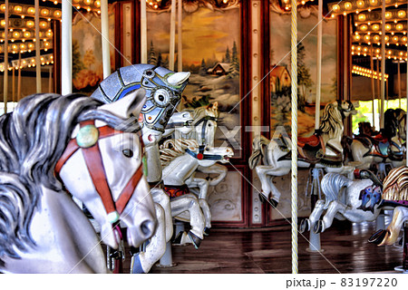 神奈川 八景島シーパラダイスのメリーゴーランドの写真素材 1972