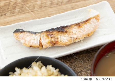 美味しい焼鮭、塩麹焼き 美味しい焼鮭、塩麹焼き 83197231