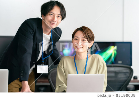 ビジネスイメージ チーム ビジネスイメージ チーム 83198039