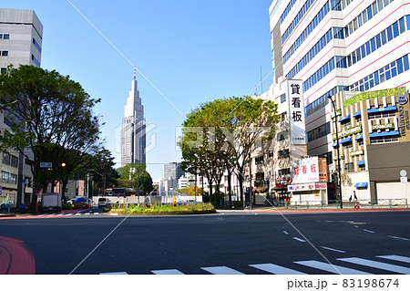 2021年、東京都新宿御苑、四谷の風景 83198674