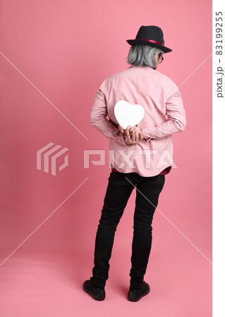 Man in Pink 83199255