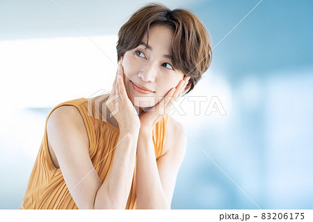 女性 ビューティー 美容 ミドル スキンケア 女性 ビューティー 美容 ミドル スキンケア 83206175