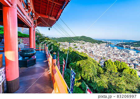 広島県尾道市　千光寺と尾道の街並み 83206997