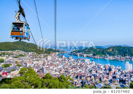 広島県尾道市　尾道の街並みと千光寺山ロープウェイ 83207460