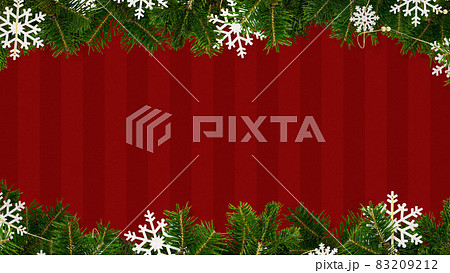 クリスマスっぽい赤いストライプの背景 83209212