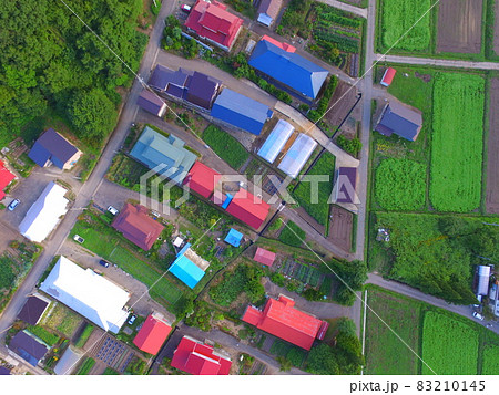 湖畔の集落〜ドローンで空撮(猪苗代湖・西岸/福島県会津若松市湊町大字赤井字屋敷) 湖畔の集落〜ドローンで空撮(猪苗代湖・西岸/福島県会津若松市湊町大字赤井字屋敷) 83210145