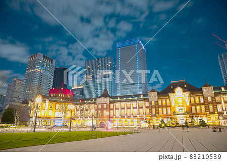 【東京都】1月・東京駅 83210539