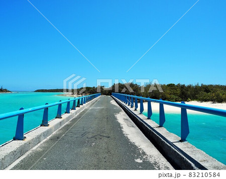 ニューカレドニア、ウベア島の美しい海 ニューカレドニア、ウベア島の美しい海 83210584