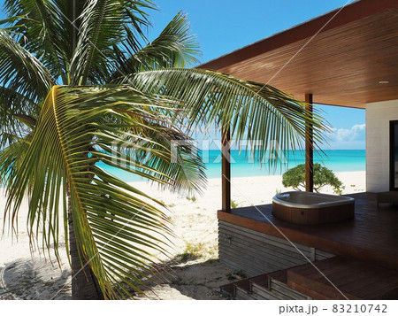 ニューカレドニア、ウベア島の風景 83210742