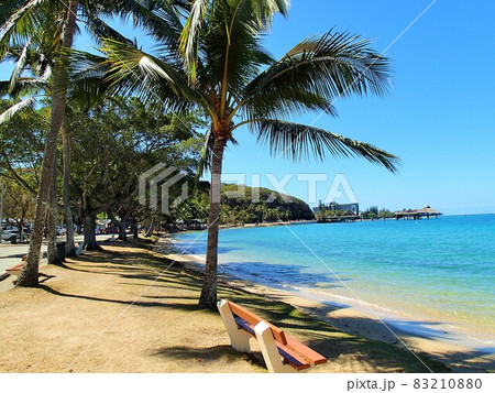 ニューカレドニア、ヌメアのアンスバタビーチ ニューカレドニア、ヌメアのアンスバタビーチ 83210880