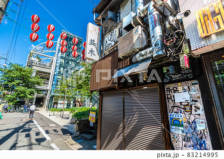 日本の東京都市景観 10月・緊急事態宣言解除後の「のんべい横丁」などを望む 83214995
