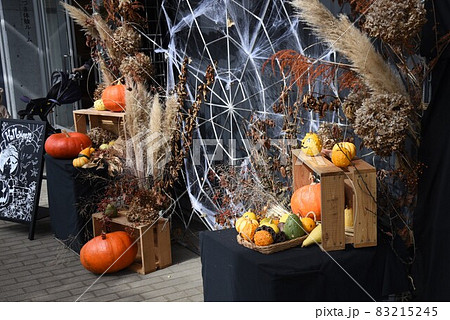 ハロウィーンの飾りつけ ハロウィーンの飾りつけ 83215245