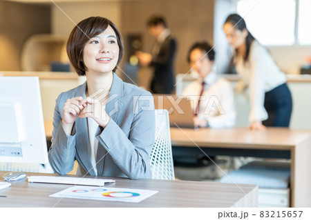 オフィス ビジネスウーマン 撮影協力:WEEK芝大門(サンフロンティア不動産) オフィス ビジネスウーマン 撮影協力:WEEK芝大門(サンフロンティア不動産) 83215657