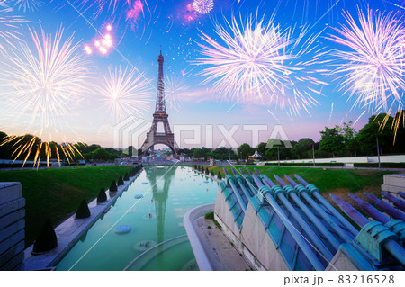 eiffel tour and from Trocadero, Paris 83216528
