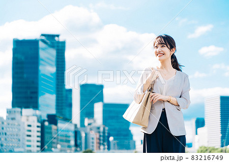 女性　ビジネス 83216749