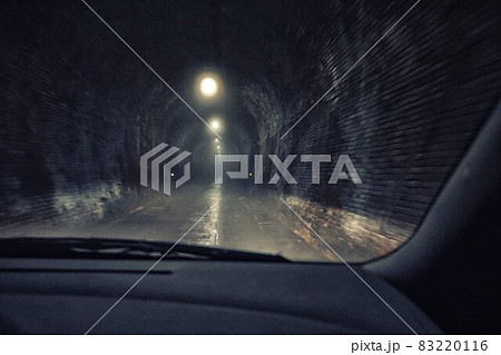 廃線跡のトンネル 83220116