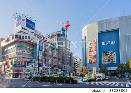 高田馬場駅前の風景 83223801