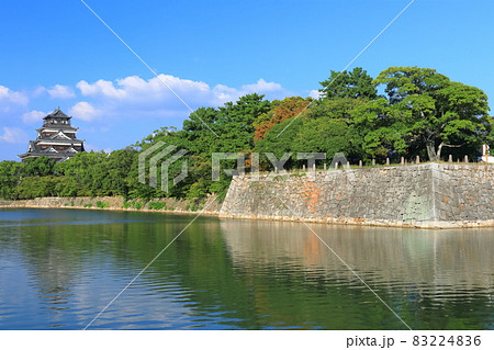 【広島県】晴天下の広島城天守閣 【広島県】晴天下の広島城天守閣 83224836