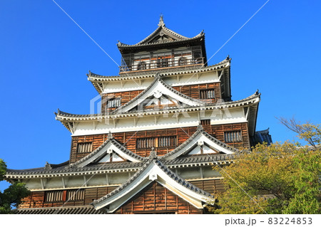 【広島県】晴天下の広島城天守閣 【広島県】晴天下の広島城天守閣 83224853