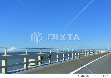 2021年、東京湾アクアラインの風景 83226197