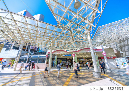 日本の川崎都市景観　新百合ヶ丘駅を望む 83226354