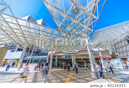 日本の川崎都市景観　新百合ヶ丘駅を望む 83226355