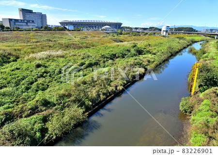 新横浜大橋より横浜労災病院、横浜国際総合競技場方面を望む(神奈川県横浜市)【2021.10】 83226901