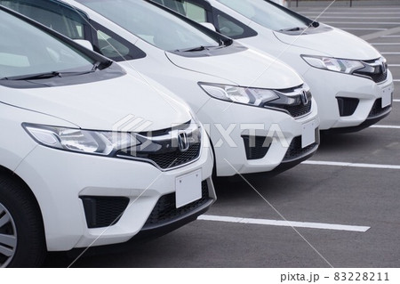 自動車イメージ　ホンダフィットのビジネス車 83228211