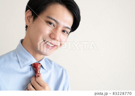 ビジネスマンのポートレート 83228770