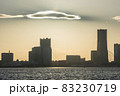 夕陽の横浜みなとみらい 83230719
