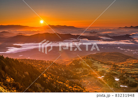 《群馬県》渋峠のご来光・国道最高地点の絶景 《群馬県》渋峠のご来光・国道最高地点の絶景 83231948