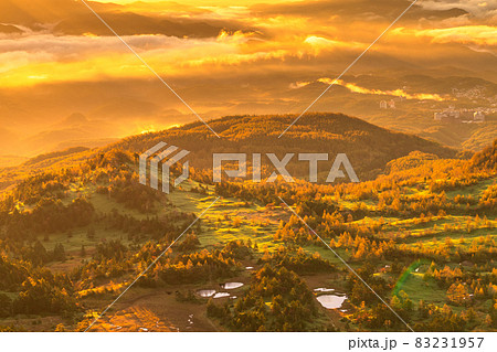 《群馬県》渋峠のご来光・国道最高地点の絶景 《群馬県》渋峠のご来光・国道最高地点の絶景 83231957