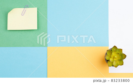 Colored paper with binders and note paper 83233800