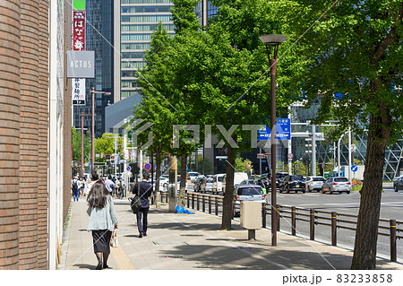 古屋市中村区　名駅通り　笹島交差点付近　日本生命笹島ビル 前　歩道 83233858