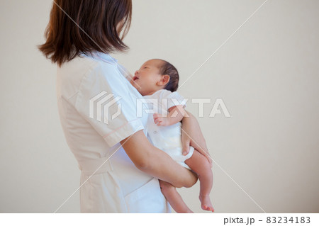 1 month old 1 month old 83234183
