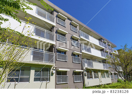 昭和に建てられた古い団地_b_10 83238126