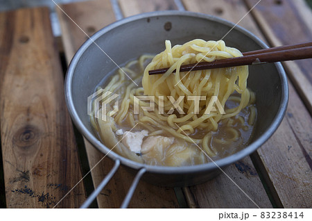 キャンプの朝ラーメン キャンプの朝ラーメン 83238414
