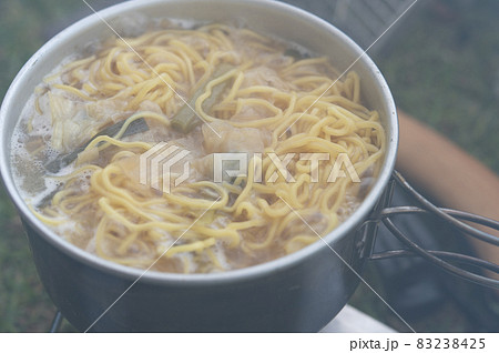 キャンプの朝ラーメン 83238425
