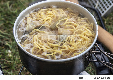 キャンプの朝ラーメン 83238436