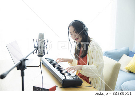 音楽制作 リビング 音楽制作 リビング 83239011