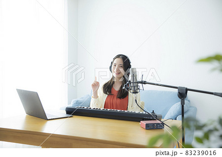 音楽制作　リビング 83239016