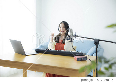 音楽制作　リビング 83239017