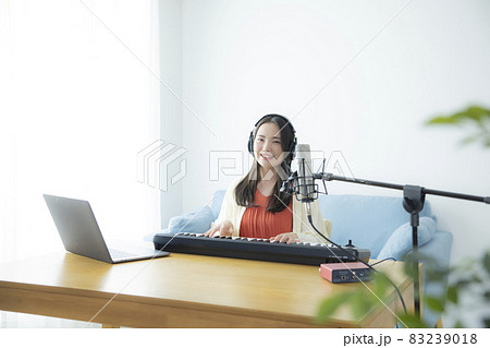 音楽制作　リビング 83239018