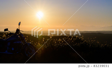 自然絶景 美しい夜明けと日の出(雲海)風景 日本2021年Superb view of nature 自然絶景 美しい夜明けと日の出(雲海)風景 日本2021年Superb view of nature 83239031
