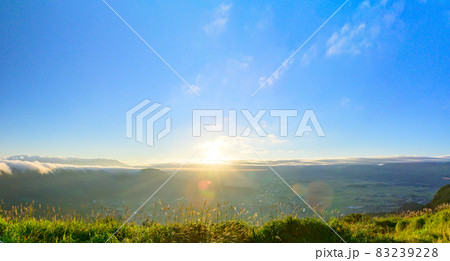 自然絶景　美しい夜明けと日の出(雲海)風景　日本2021年Superb view of nature 83239228
