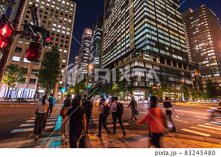 日本の東京都市景観　所信表明演説・コロナ禍からの脱出なるか…。「大手町駅前」のビジネス街＝10月8日 83245480