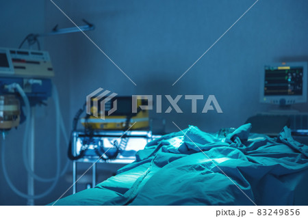 In the operating room for surgical venous vascular surgery clinic in hospital, there are beds and comfortable medical equipment. In the operating room for surgical venous vascular surgery clinic in hospital, there are beds and comfortable medical equipment. 83249856