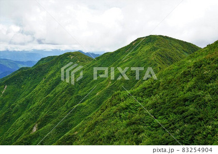 神室山と軍沢岳方面の尾根 83254904