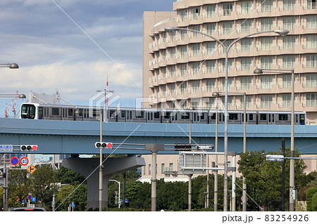 お台場の新交通ゆりかもめ 83254926